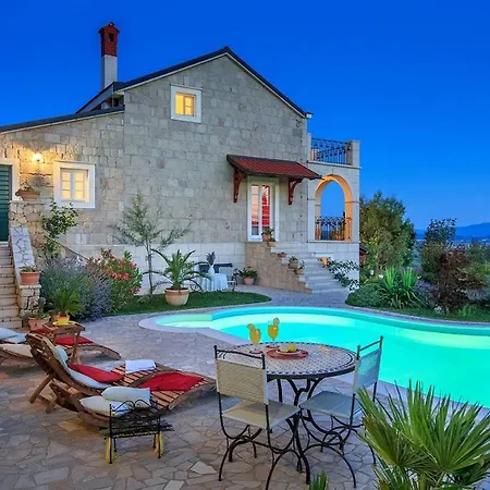 Villa Residencia *