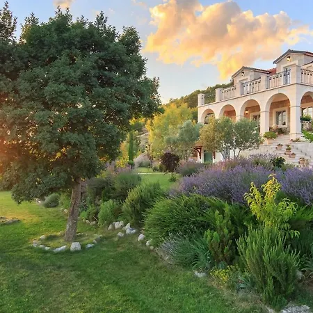 Villa Residencia *