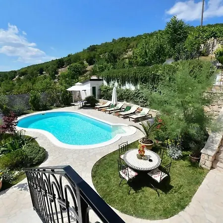 Villa Residencia Sinj