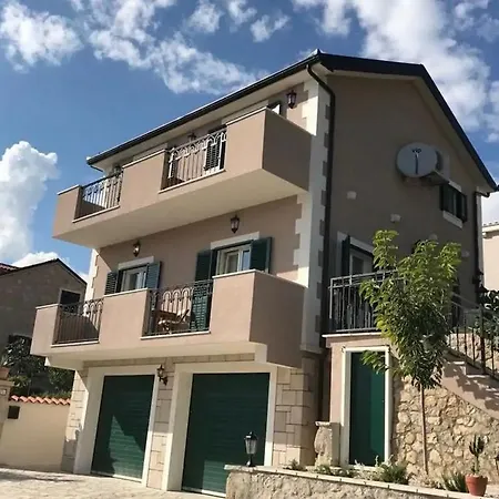 Villa Residencia Sinj